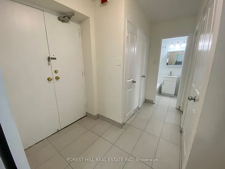 11 Shallmar Blvd #105 — Photo 3