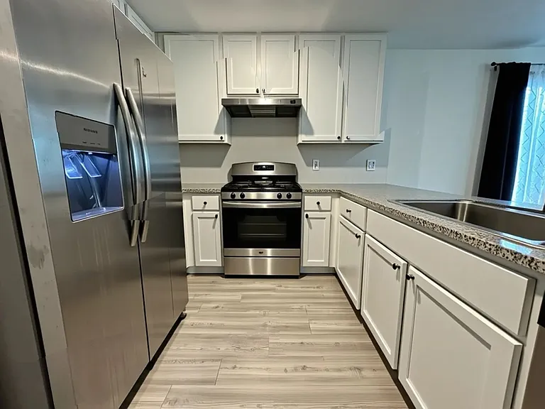 13934 Reservoir Dr — Photo 3