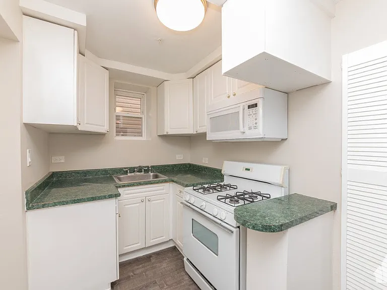 3517 W Grace St #1W — Photo 4
