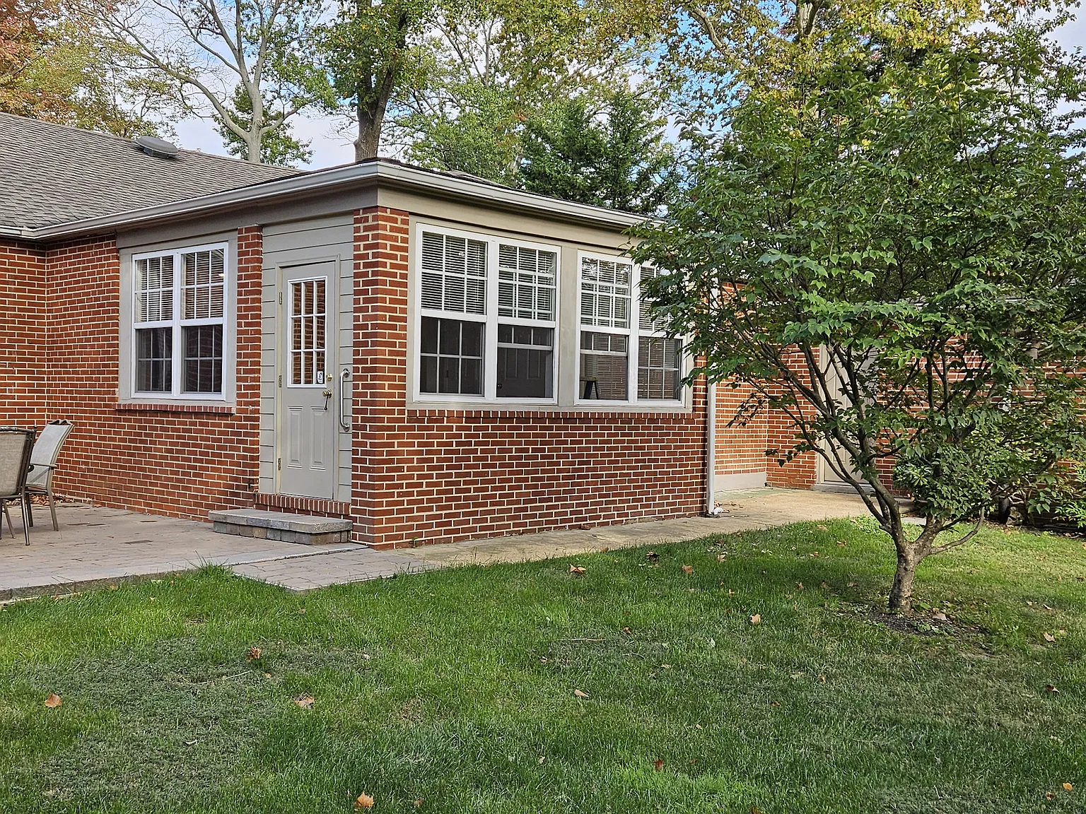 2 bed, 2.5 bath, 1400 sqft, $2,700 — Photo 3