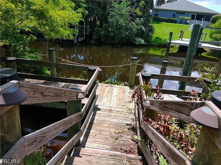 893 Iris Dr — Photo 27