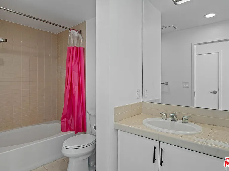 13700 Marina Pointe Dr #1916 — Photo 12