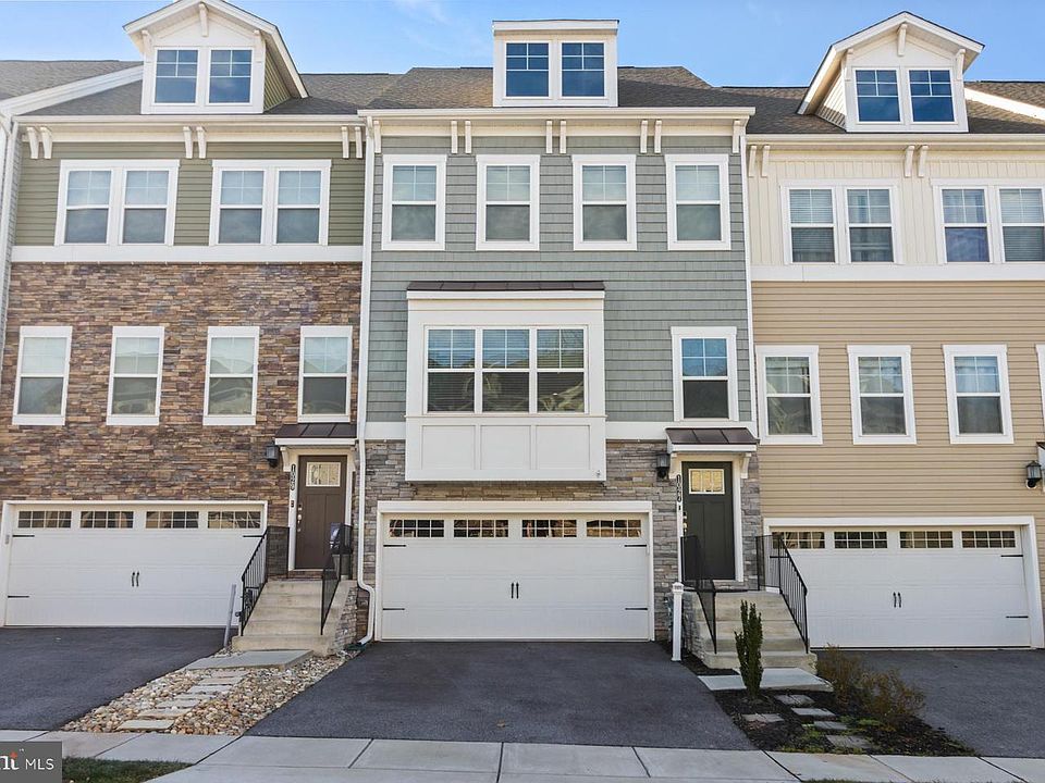 1st image of 1027 Edenberry Way
