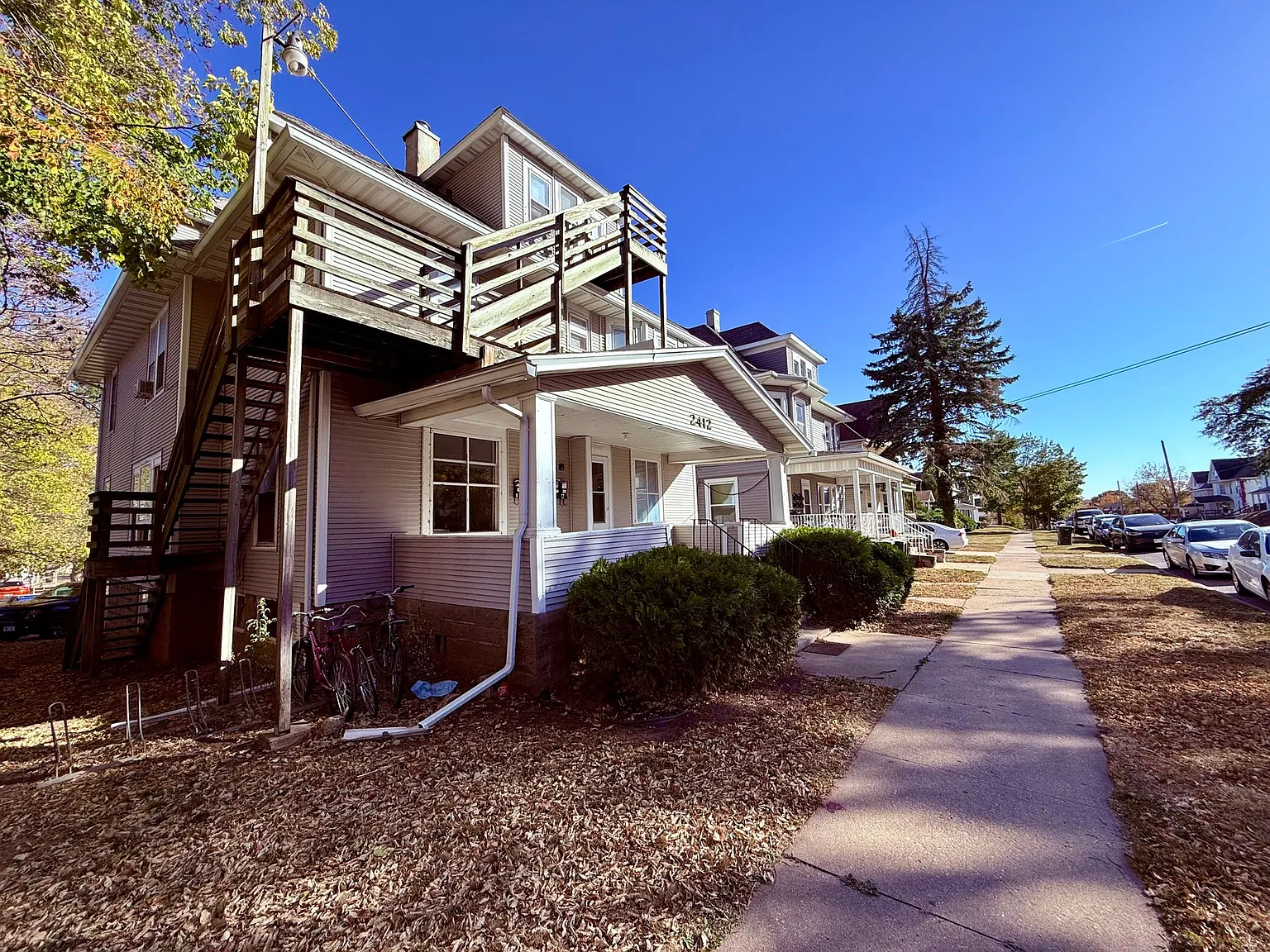 2412 Olive St — Photo 2