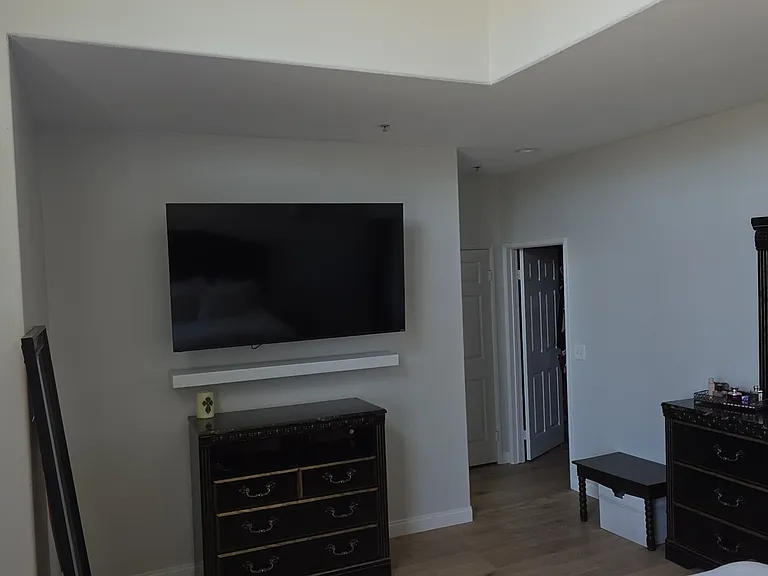 1076 S Orange Grove Ave #1 — Photo 19