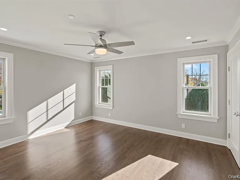 31 Maple Ave — Photo 16