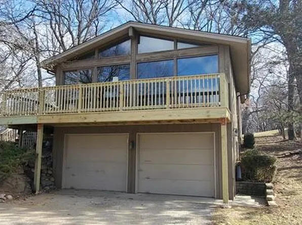 845 Greenwood Ave, Carpentersville, IL 60110