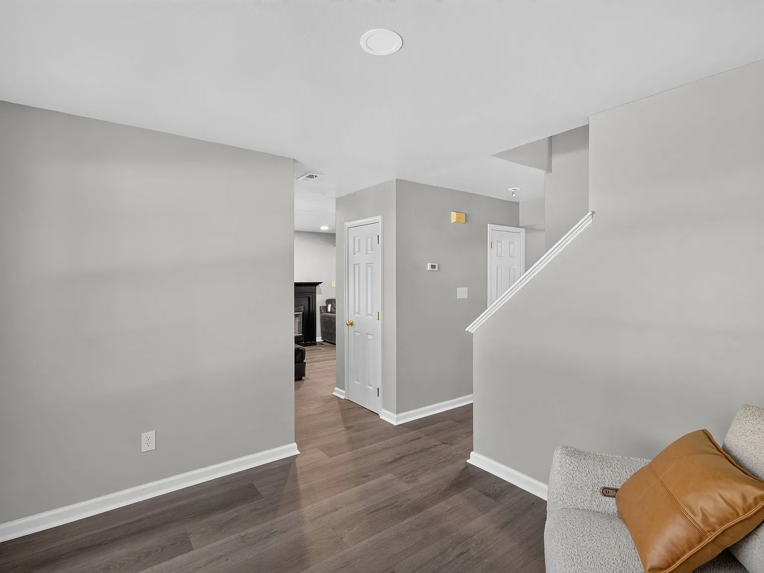 3 bed, 2.5 bath, 1455 sqft, $3,400 — Photo 3