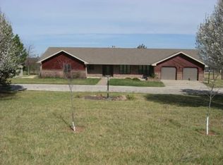 1267 E 2073rd Rd, Eudora, KS 66025