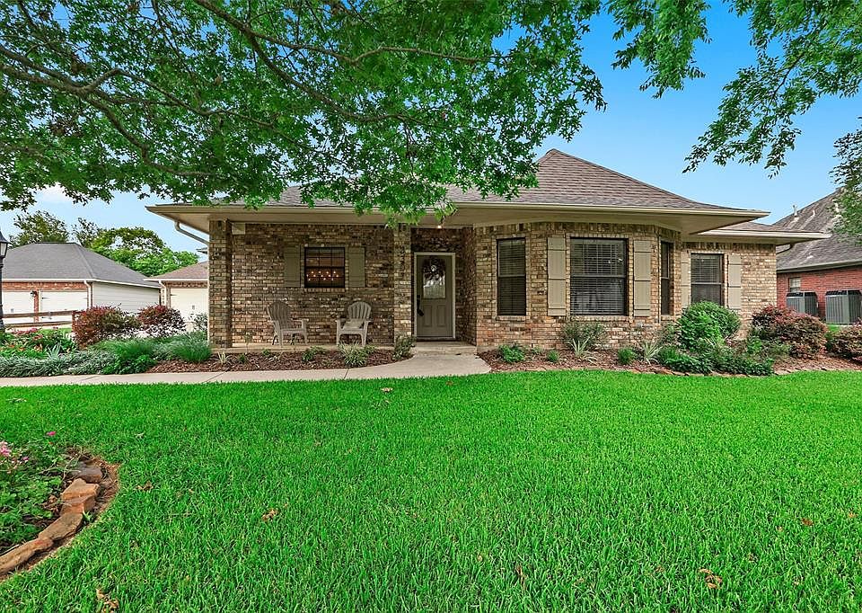 1st image of 3307 E Country Club Dr