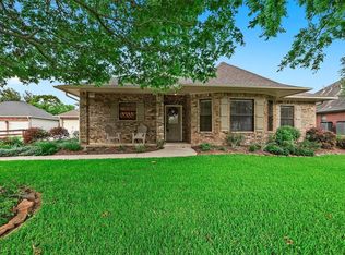 3307 E Country Club Dr, Shoreacres, TX 77571