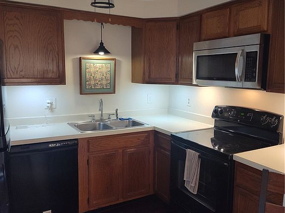 5th image of 57 Old Stone Ln