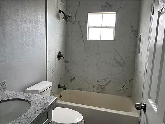2nd image of 2842 Saint Anthony St