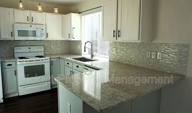 4855 Bowwood Cir NE — Photo 8