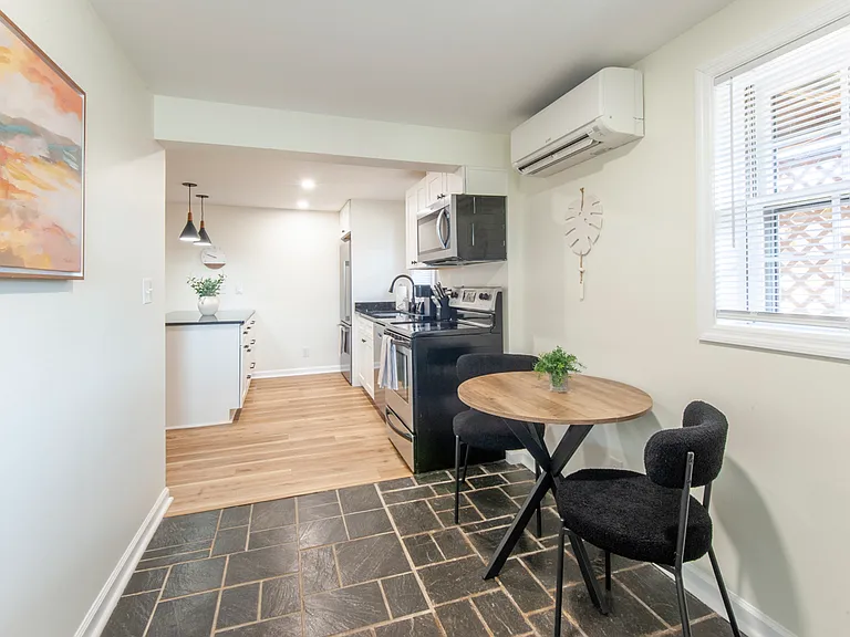 1008 Coleman St #B — Photo 9