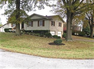 7021 Honiasant Rd, Louisville, KY 40214