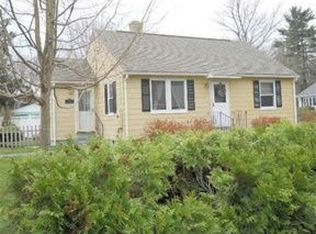 17 Plaza Ave, Easthampton, MA 01027