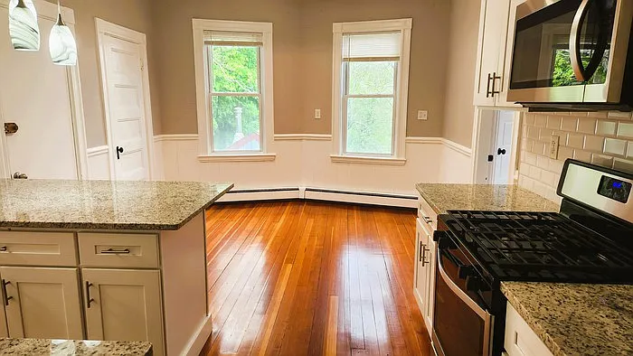 3 bed, 1.0 bath, 1200 sqft, $3,495 — Photo 3