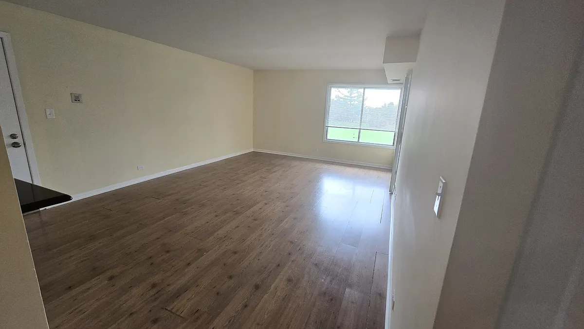 Building Photo - 1415 N Sterling Ave #202