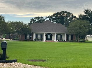 10415 E Admiral Doyle Dr, Jeanerette, LA 70544
