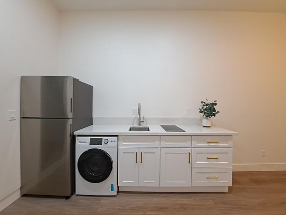 2nd image of 932 Paseo La Cresta #932