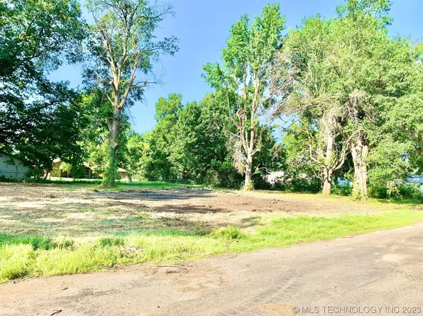 504 NE E St, Stigler, OK 74462