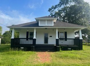 304 W C St, Erwin, NC 28339