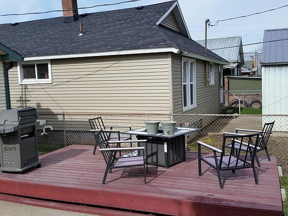 2nd image of 122 E Cameron Ave