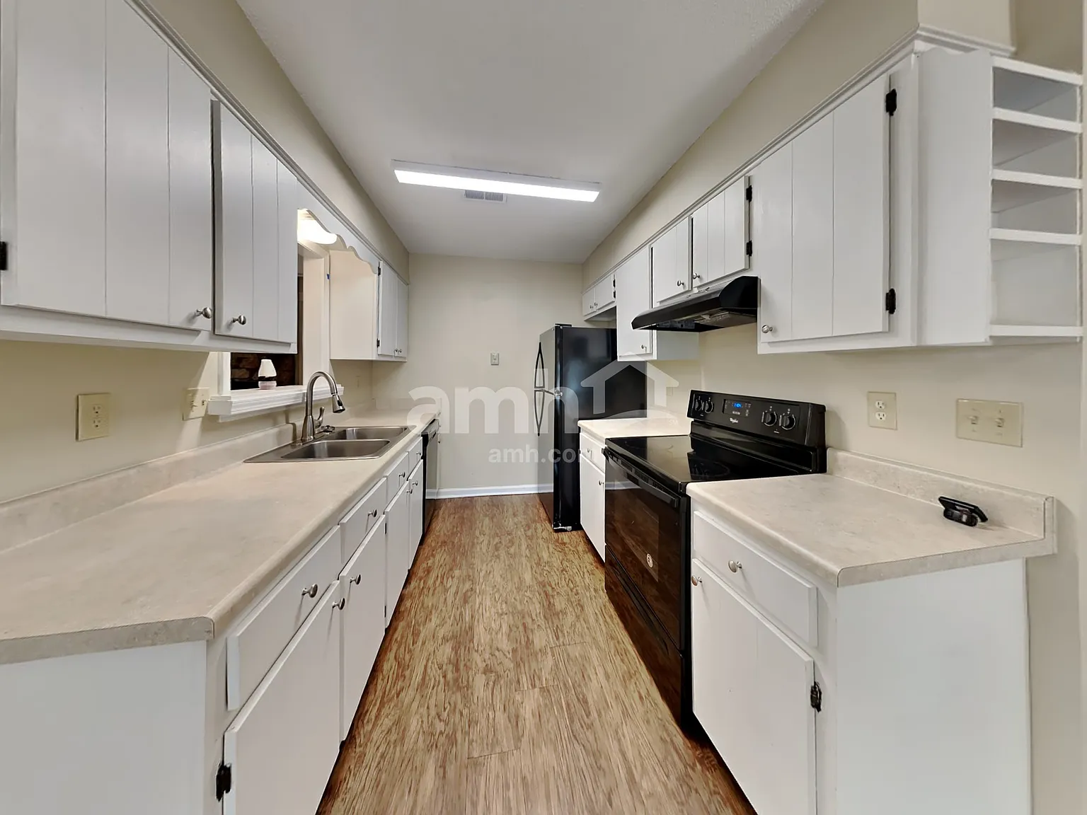 3 bed, 2.0 bath, 1490 sqft, $1,800 — Photo 3