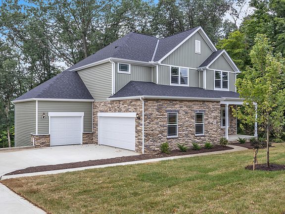 2nd image of 373 Laurel Oaks Ln