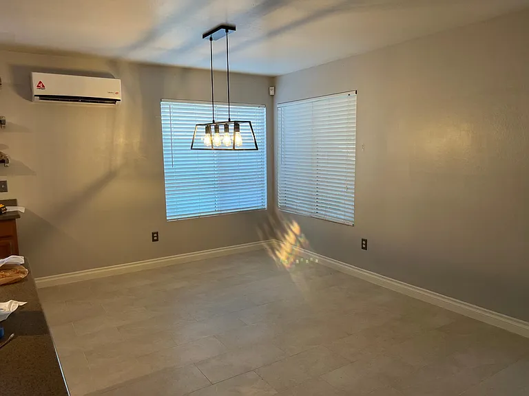 6821 S 40th Dr — Photo 5