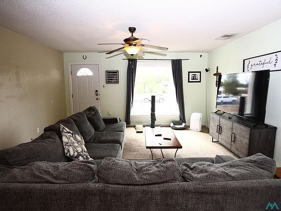 3rd image of 604 N Lake St
