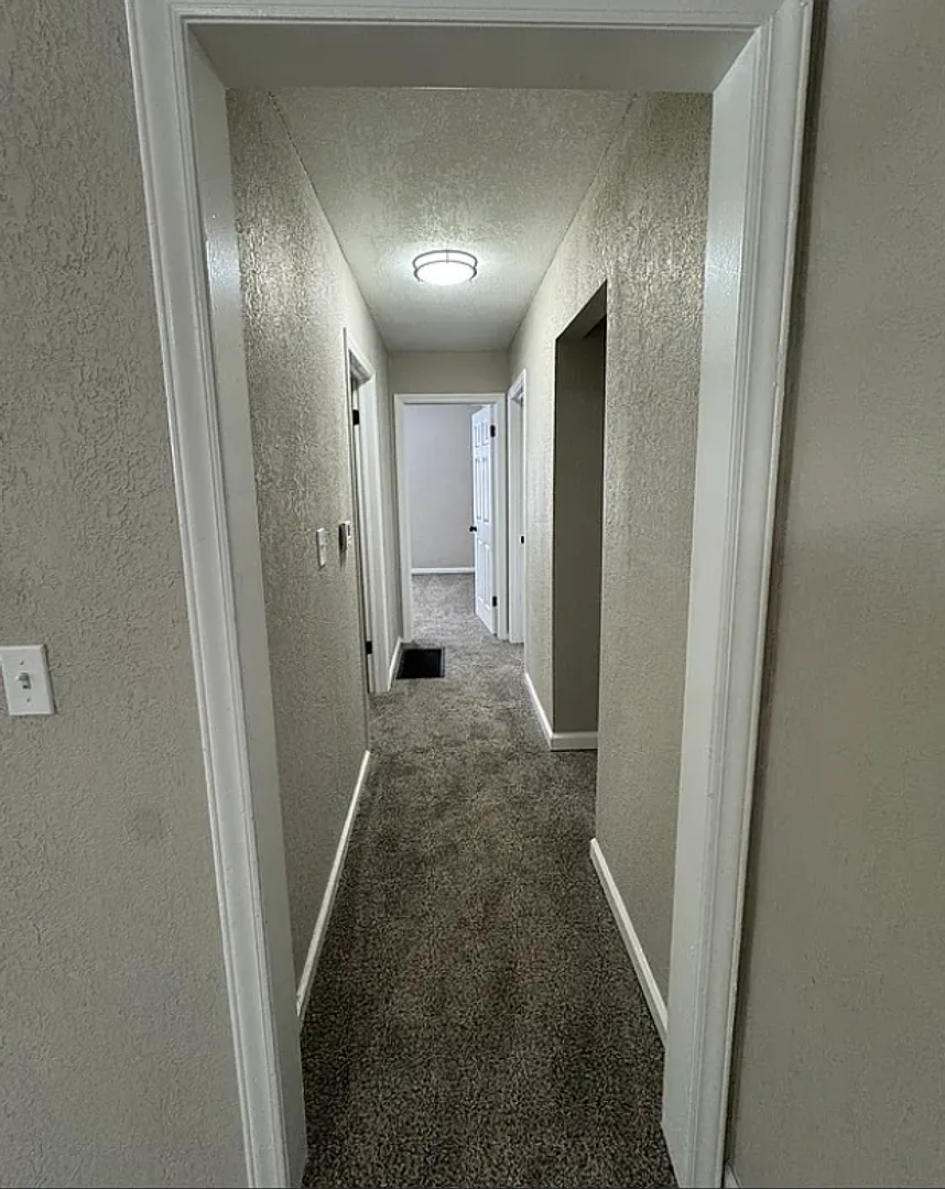 3-Bedroom, 2 Bath Single Family for Rent in Kansas City| Attached Garage & Modern Kitchen — Photo 3