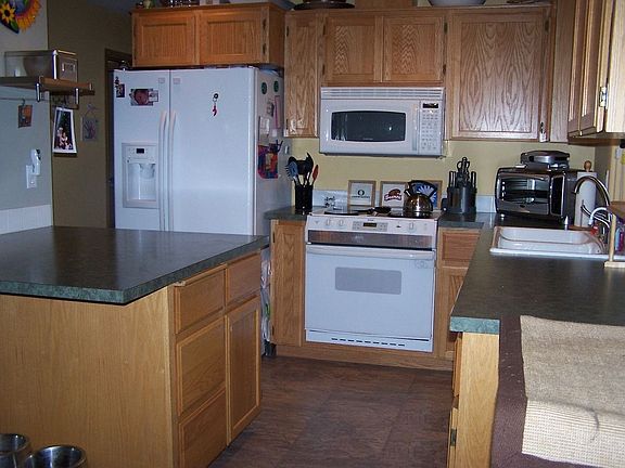 4th image of 9220 NE 91st St