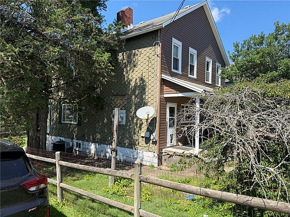 2nd image of 401 2nd St