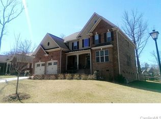 1005 Stonehill Ln, Matthews, NC 28104