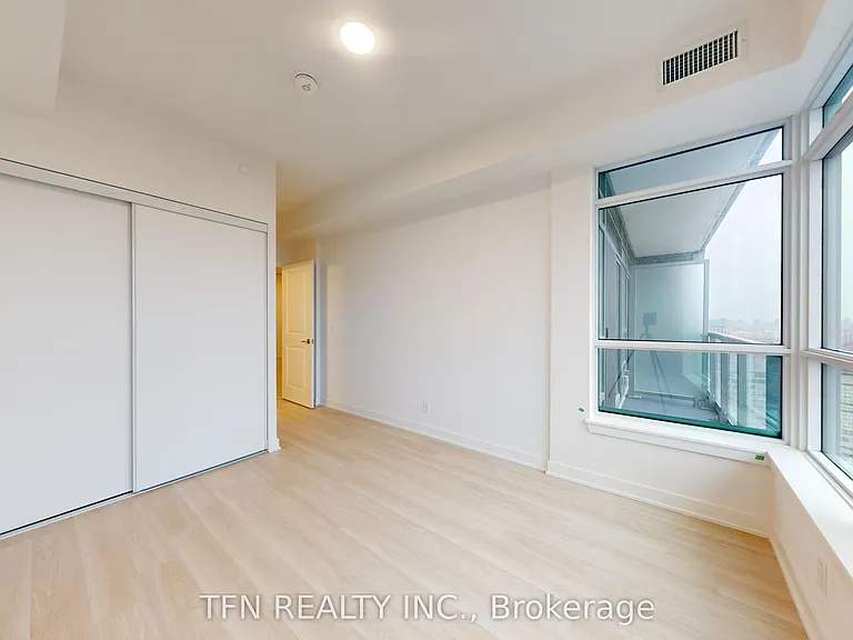 30 Upper Mall Way #2104 — Photo 15
