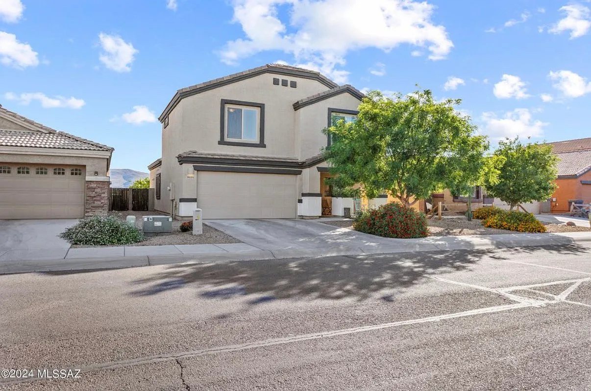 5 bed, 2428 sqft, $3,400 — Photo 1