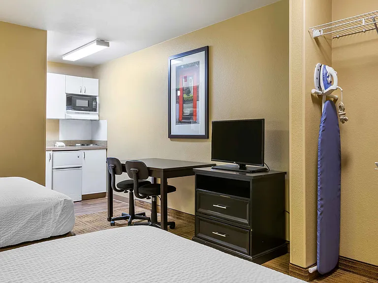 Studio Suite - 2 Full Beds