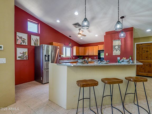 4th image of 1224 N ACACIA Road