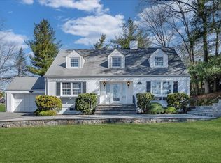 1 Mead Pond Ln, Rye, NY 10580