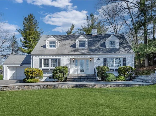 1 Mead Pond Lane, Rye, NY 10580
