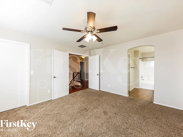 12807 W Voltaire Ave — Photo 11