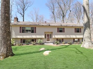 403 Dayton Rd, Trumbull, CT 06611