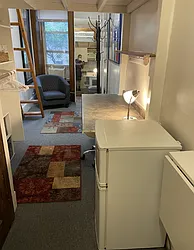 Rented by R New York