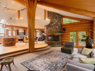 675 Cates Ln, Bowen Island, BC V0N1G2