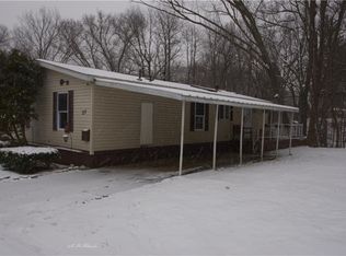 27 Starwood Dr, Rochester, NY 14625