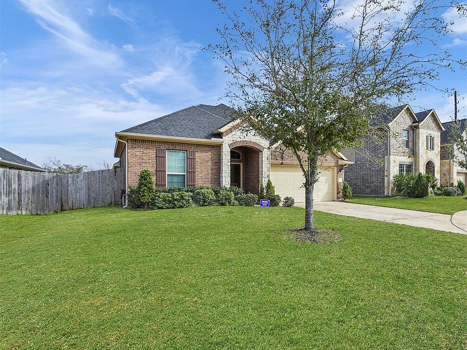 1st image of 2115 Rolling Hills Dr