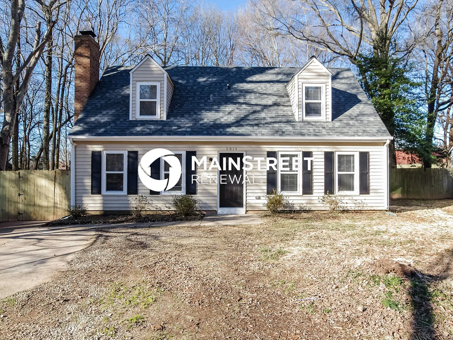 5814 Carved Oak Cir — Photo 1