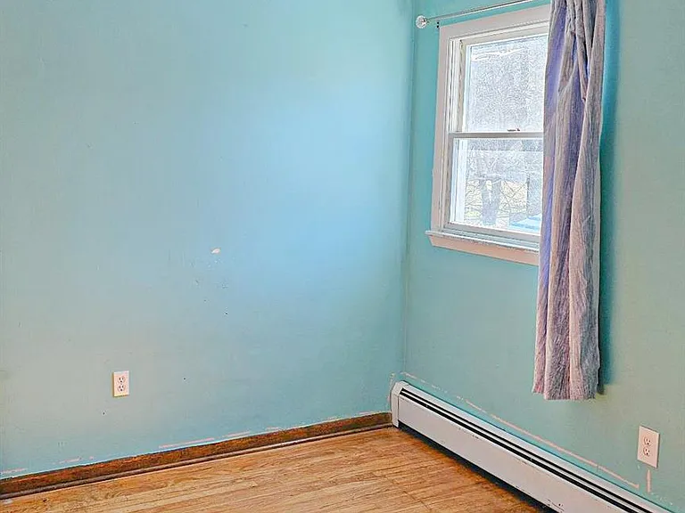 225 Monhagen Ave — Photo 8